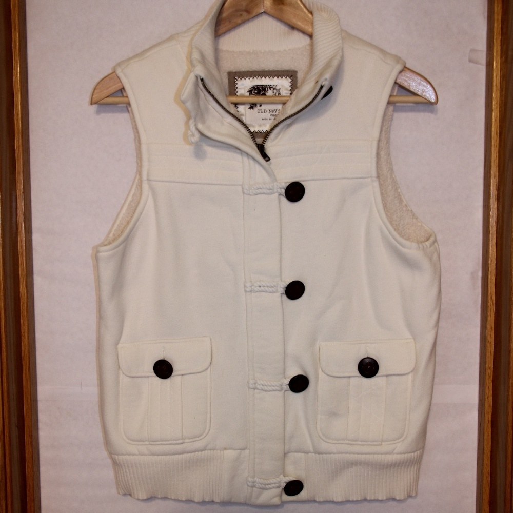 Old Navy Winter White Soft and Fuzzy Vest - Picture 2 of 6